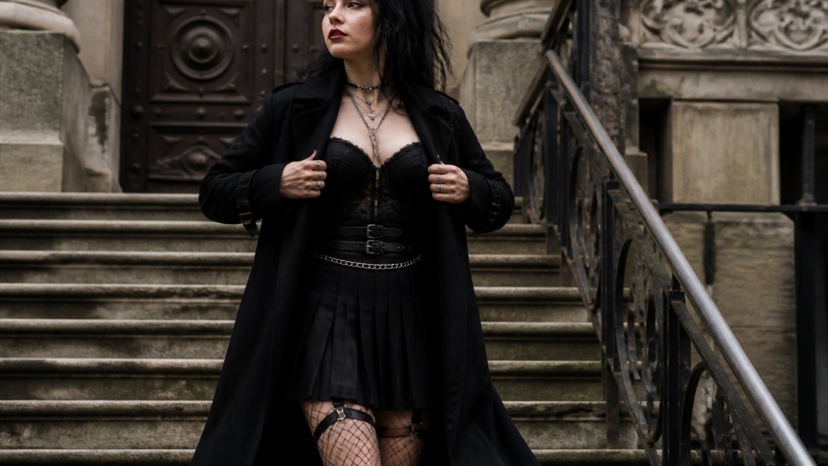 How to Style Gothic Statement Pieces